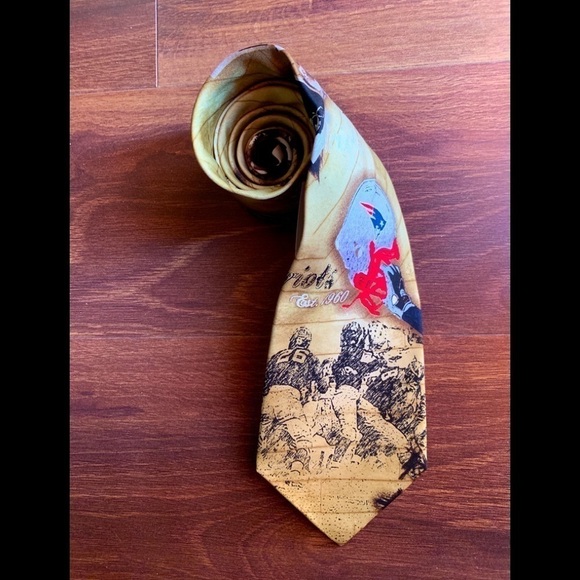 🌿SALE🌿NFL NEW ENGLAND Patriots Silk Necktie - Picture 1 of 10